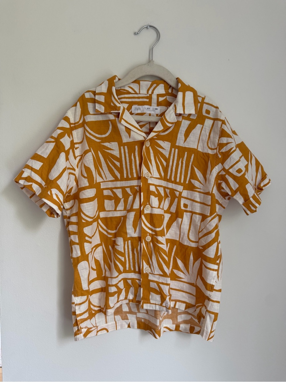 Zara Short Sleeve Abstract Button-Up Shirt (Size 6-7)